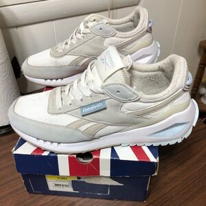 Women’s Reebok Classic Legacy Grey White size 7.5